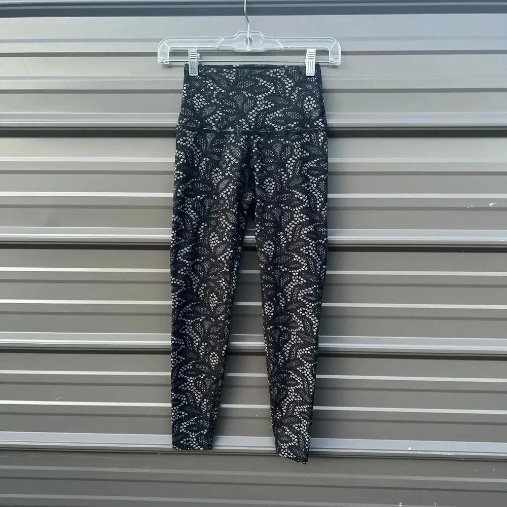beyond Yoga Women's Cropped Leggings Size XS - Picture 1 of 8